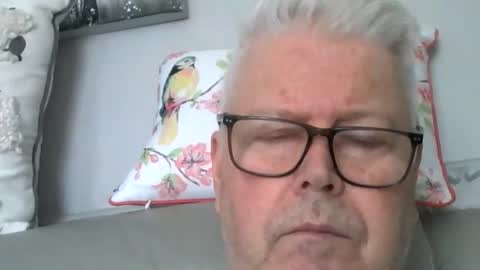 Snapshot of silverfoxpauly chatting on April 16, 2026, 12:50 pm silverfoxpauly online show from April 16, 2026, 12:50 pm