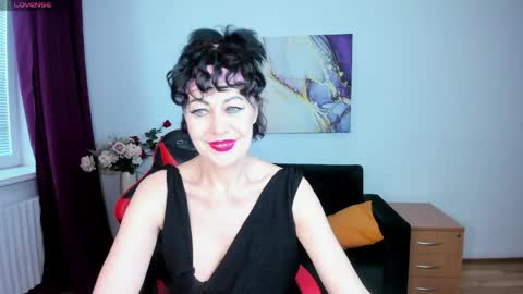 Silvia Wallec online show from May 3, 2026, 5:13 am
