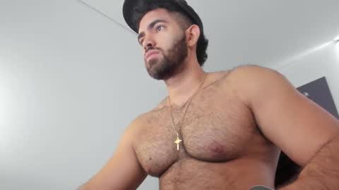 simon_leon01 online show from January 9, 2026, 2:42 pm