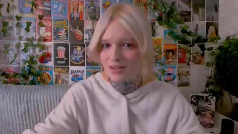 Simona online show from October 9, 2025, 2:31 am