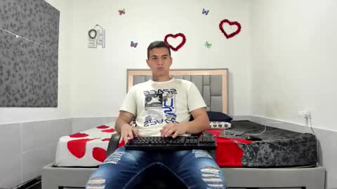 Snapshot of simonkeler chatting on October 8, 2025, 11:52 am SIMON KELER online show from October 8, 2025, 11:52 am