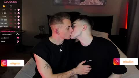 Snapshot of simonwnl chatting on December 24, 2024, 7:11 pm Simon online show from December 24, 2024, 7:11 pm