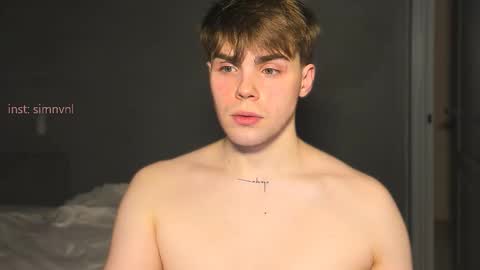 Snapshot of simonwnl chatting on November 25, 2025, 10:32 pm Simon online show from November 25, 2025, 10:32 pm