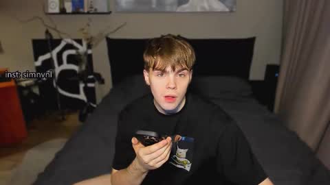 Snapshot of simonwnl chatting on December 3, 2025, 3:25 am Simon online show from December 3, 2025, 3:25 am