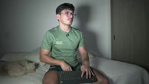 Snapshot of simoon_01 chatting on March 1, 2026, 2:02 am SIMOON online show from March 1, 2026, 2:02 am