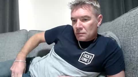 Snapshot of simplelife0 chatting on October 16, 2025, 12:28 pm Ricky online show from October 16, 2025, 12:28 pm