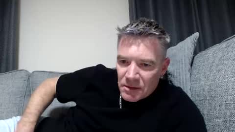 Snapshot of simplelife0 chatting on November 14, 2025, 1:37 am Ricky online show from November 14, 2025, 1:37 am