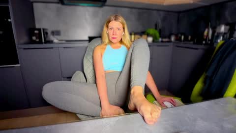 A present for me  online show from April 7, 2026, 7:03 pm