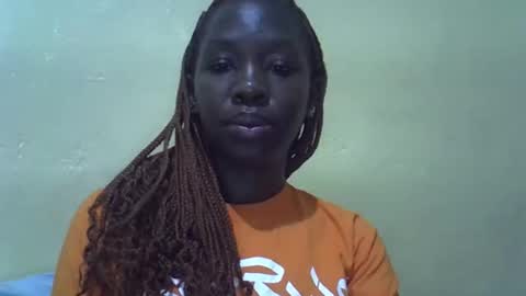 simplyloy33 online show from May 6, 2026, 1:47 am