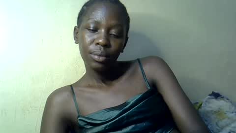 simplyloy33 online show from June 25, 2026, 6:01 pm