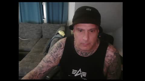 sinalco1975 online show from May 3, 2026, 1:44 am