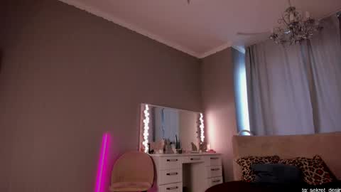 Naomi online show from April 1, 2026, 12:17 pm