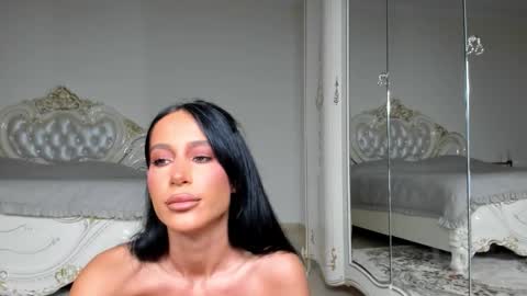 C online show from November 27, 2025, 8:33 pm