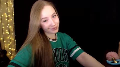 Snapshot of sindiwatsoon chatting on December 2, 2025, 2:23 pm Sindi online show from December 2, 2025, 2:23 pm