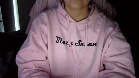 Snapshot of sindrastone chatting on January 10, 2025, 11:50 pm Sindra online show from January 10, 2025, 11:50 pm