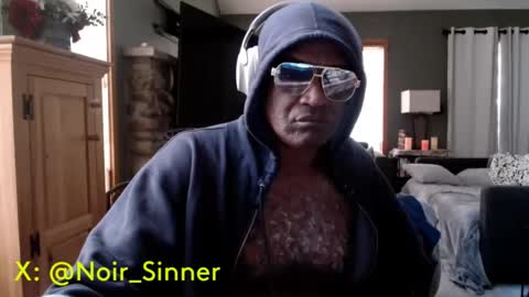 Snapshot of sinnernoir chatting on October 7, 2025, 12:57 pm My Name Is..............................John online show from October 7, 2025, 12:57 pm