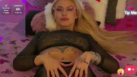 Snapshot of sinners_muse chatting on February 24, 2025, 9:10 am Sinners Muse online show from February 24, 2025, 9:10 am