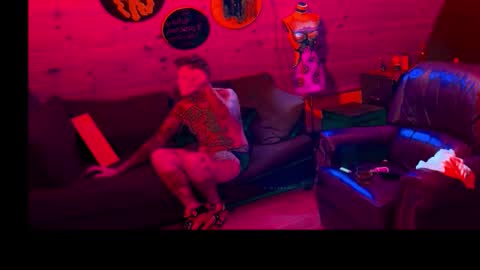 Snapshot of siphonophorslaysstrings chatting on March 11, 2026, 1:44 am Unbridledfuckingcrazy online show from March 11, 2026, 1:44 am