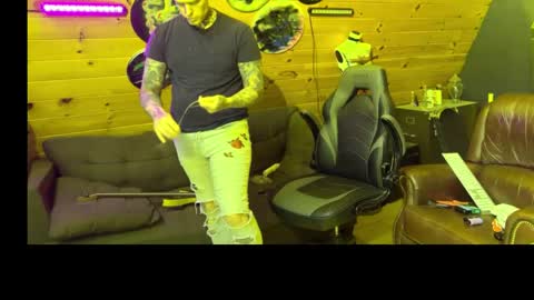 Snapshot of siphonophorslaysstrings chatting on April 7, 2026, 7:14 pm Unbridledfuckingcrazy online show from April 7, 2026, 7:14 pm