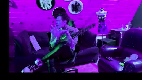 Snapshot of siphonophorstrings chatting on November 16, 2025, 3:34 am Dustbunnyfoofoo online show from November 16, 2025, 3:34 am