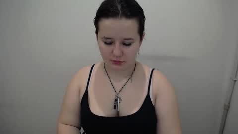 Snapshot of siren_dahlia_ chatting on October 28, 2025, 8:07 am Mina online show from October 28, 2025, 8:07 am