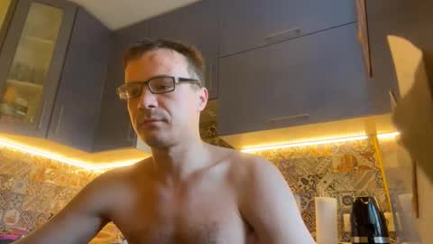 sirena2025 online show from September 8, 2025, 3:33 pm