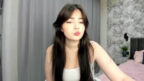 Snapshot of sirena_si chatting on November 27, 2025, 10:06 am Molly online show from November 27, 2025, 10:06 am