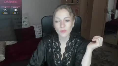 Snapshot of sirenasilk chatting on June 20, 2026, 11:13 am sirenasilk online show from June 20, 2026, 11:13 am