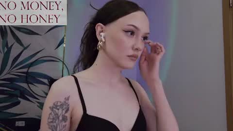 Goddess Sirena online show from June 19, 2026, 9:18 pm
