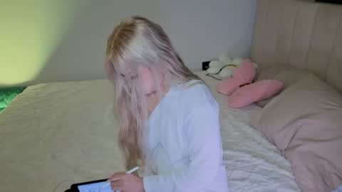Snapshot of sirenveya chatting on June 29, 2026, 7:03 pm sirenveya online show from June 29, 2026, 7:03 pm