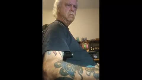 Snapshot of sirlancealot10011 chatting on October 1, 2025, 3:56 am steve online show from October 1, 2025, 3:56 am