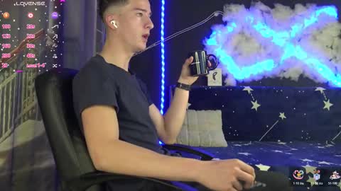 Snapshot of sirreedy chatting on November 30, 2025, 4:05 am SirReedy online show from November 30, 2025, 4:05 am