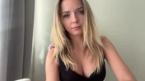 Sisi Bunny online show from July 21, 2026, 12:18 pm