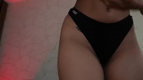 Snapshot of sisi_von_dee chatting on July 4, 2026, 7:42 pm Dee online show from July 4, 2026, 7:42 pm