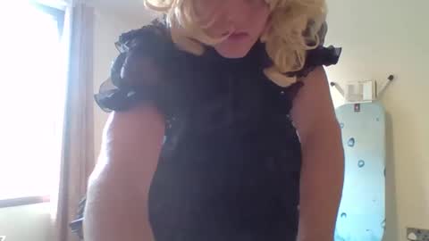 sissysteph00 online show from May 7, 2026, 4:01 pm