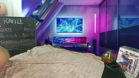 Elise online show from December 12, 2024, 1:39 pm