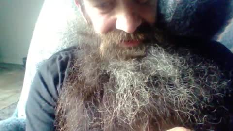 sitonmybeardxxx online show from May 29, 2026, 7:34 pm