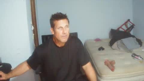 Snapshot of sizzzlenomics chatting on October 6, 2025, 10:45 am SIZZZLENOMICS online show from October 6, 2025, 10:45 am