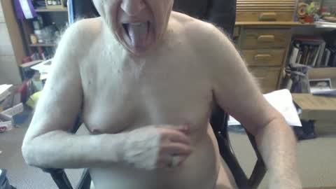 Snapshot of sjbottomboi chatting on September 22, 2025, 5:04 pm sjbottomboi online show from September 22, 2025, 5:04 pm