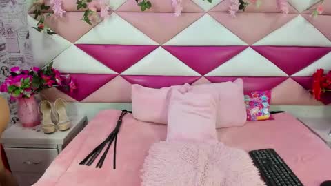 Snapshot of skarlet_skye chatting on April 2, 2026, 9:01 pm Skarlet online show from April 2, 2026, 9:01 pm