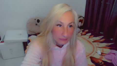 Snapshot of skarlett2072 chatting on February 23, 2026, 7:11 pm Arlett online show from February 23, 2026, 7:11 pm