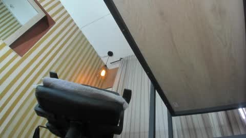 skarlettbarnes online show from April 13, 2026, 12:10 pm