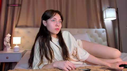 Snapshot of skelerata chatting on October 18, 2025, 1:19 am Emily online show from October 18, 2025, 1:19 am