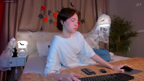 Snapshot of skelerata chatting on October 25, 2025, 1:13 am Emily online show from October 25, 2025, 1:13 am