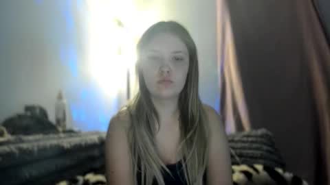 Snapshot of skiimaskabby chatting on December 17, 2025, 12:22 pm skiimaskabby online show from December 17, 2025, 12:22 pm