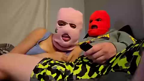 Snapshot of skimaskcouple89108 chatting on October 14, 2025, 3:51 am skimaskcouple89108 online show from October 14, 2025, 3:51 am