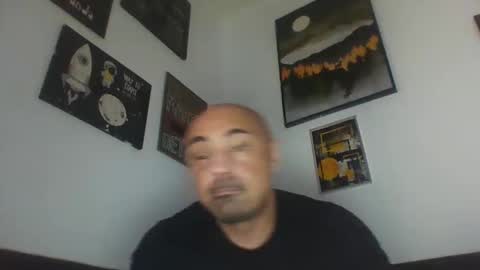 Snapshot of skinboys chatting on January 11, 2025, 8:43 am skinboys online show from January 11, 2025, 8:43 am