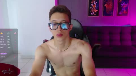 skinny_bigcock20 online show from April 10, 2026, 9:30 pm