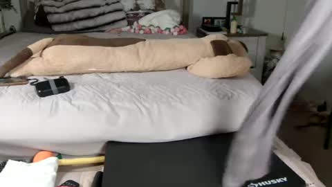 skinnyasianmilf online show from July 4, 2026, 7:31 pm