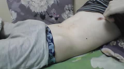 skinnycuteb0y online show from February 5, 2025, 1:47 am